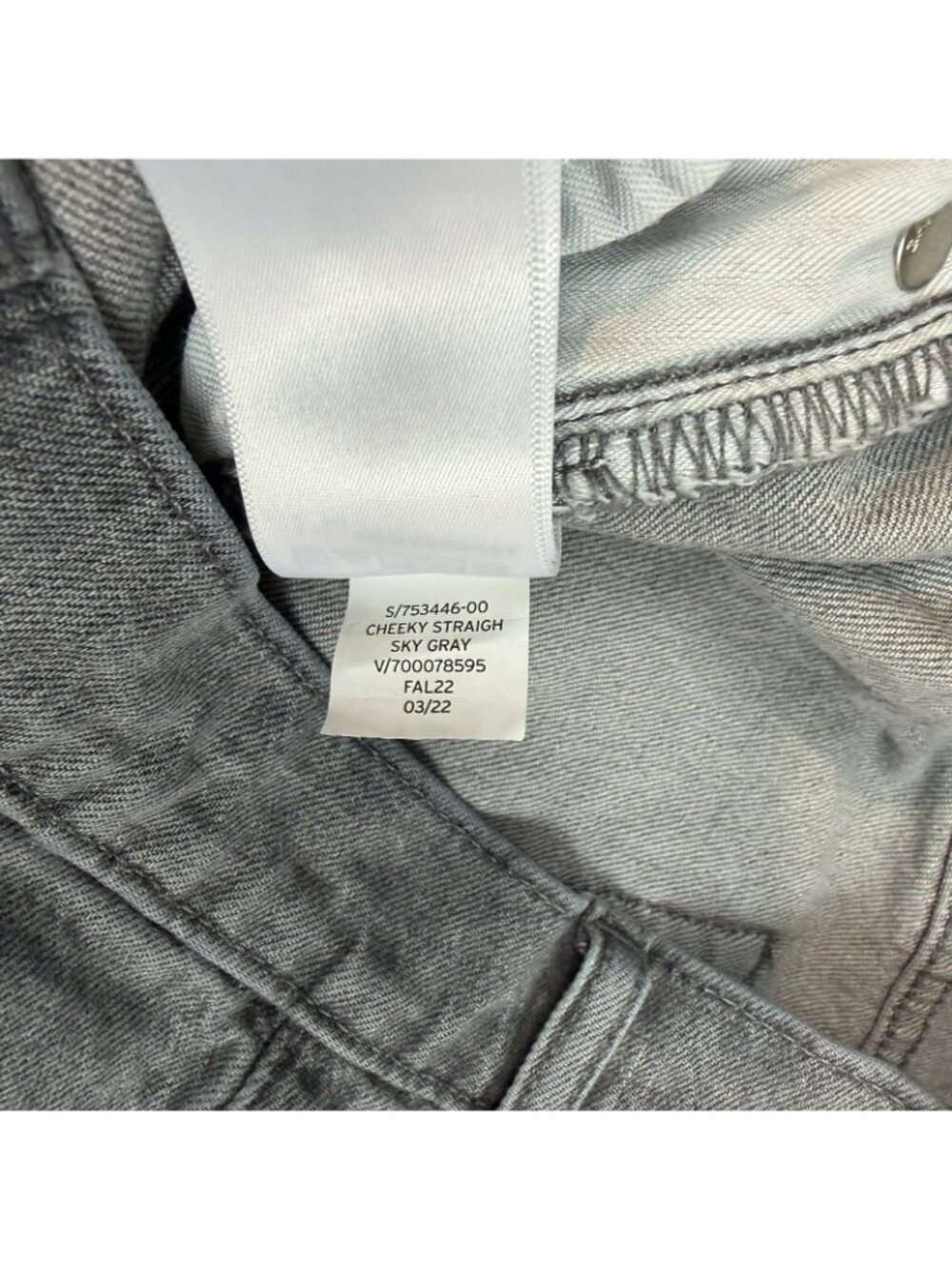 GAP Cheeky Straight High Rise Jeans Size 8/29 Button Fly Sky Gray Raw Hem 753446 - Picture 8 of 10